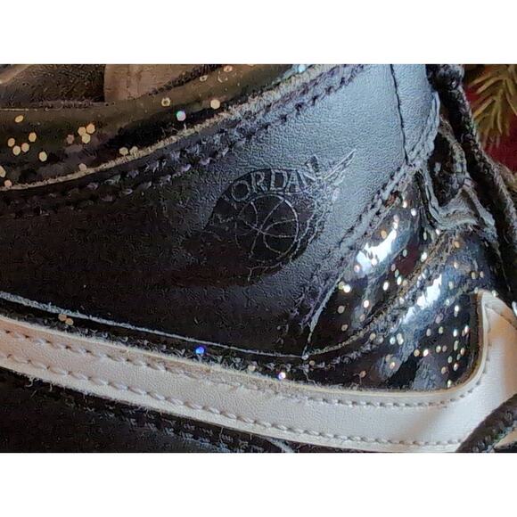 Nike Air Jordan 1 SE black sparkle girls streetwear sneakers - Picture 2 of 10